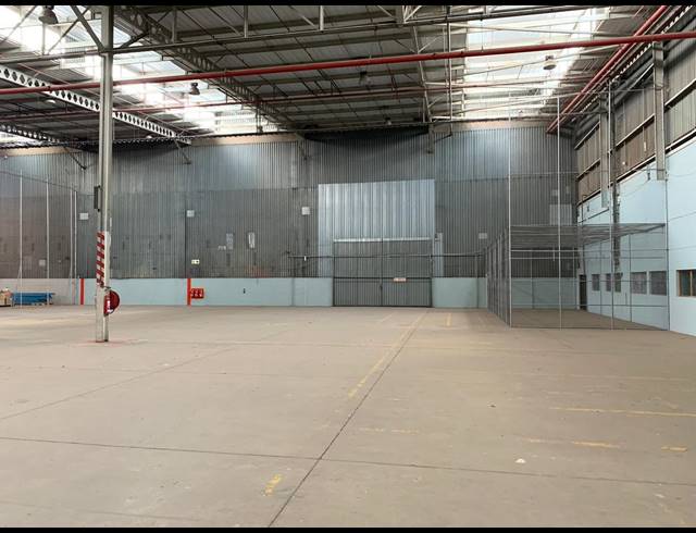 6,544M² WAREHOUSE TO LET IN UNION